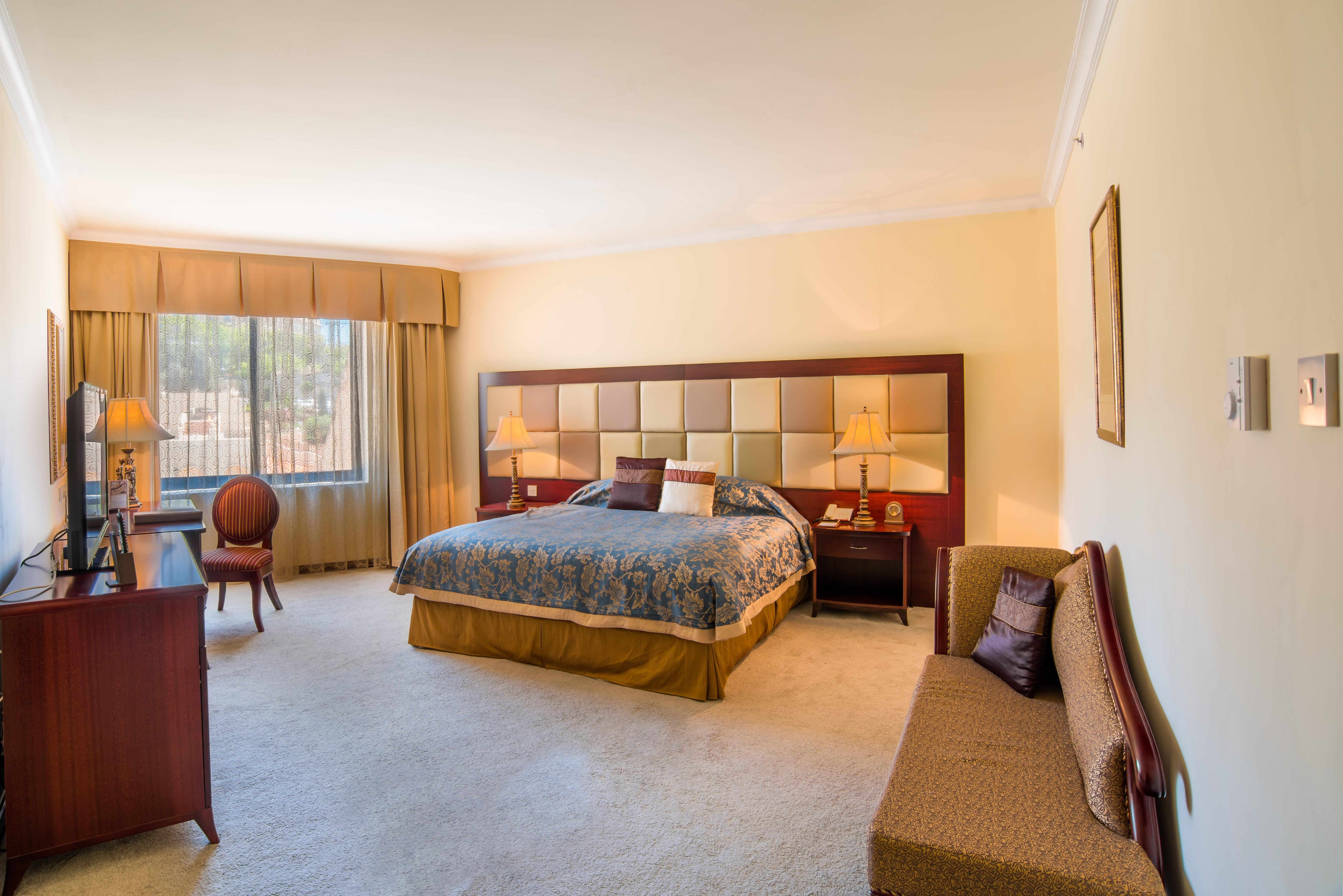 Grand Hotel Excelsior Floriana Exterior foto A bedroom at the hotel