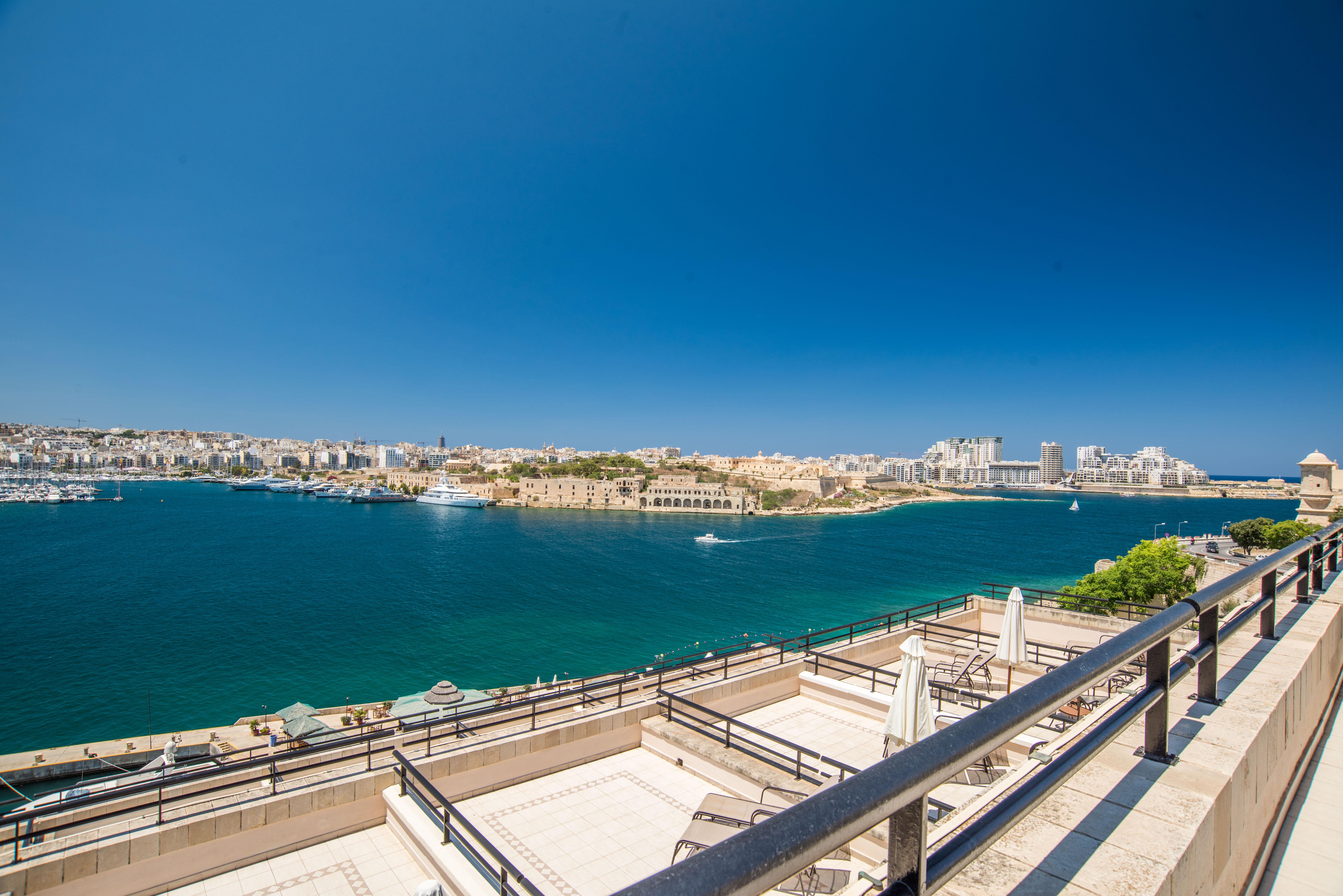 Grand Hotel Excelsior Floriana Exterior foto View of the Grand Harbour from the Valletta Waterfront