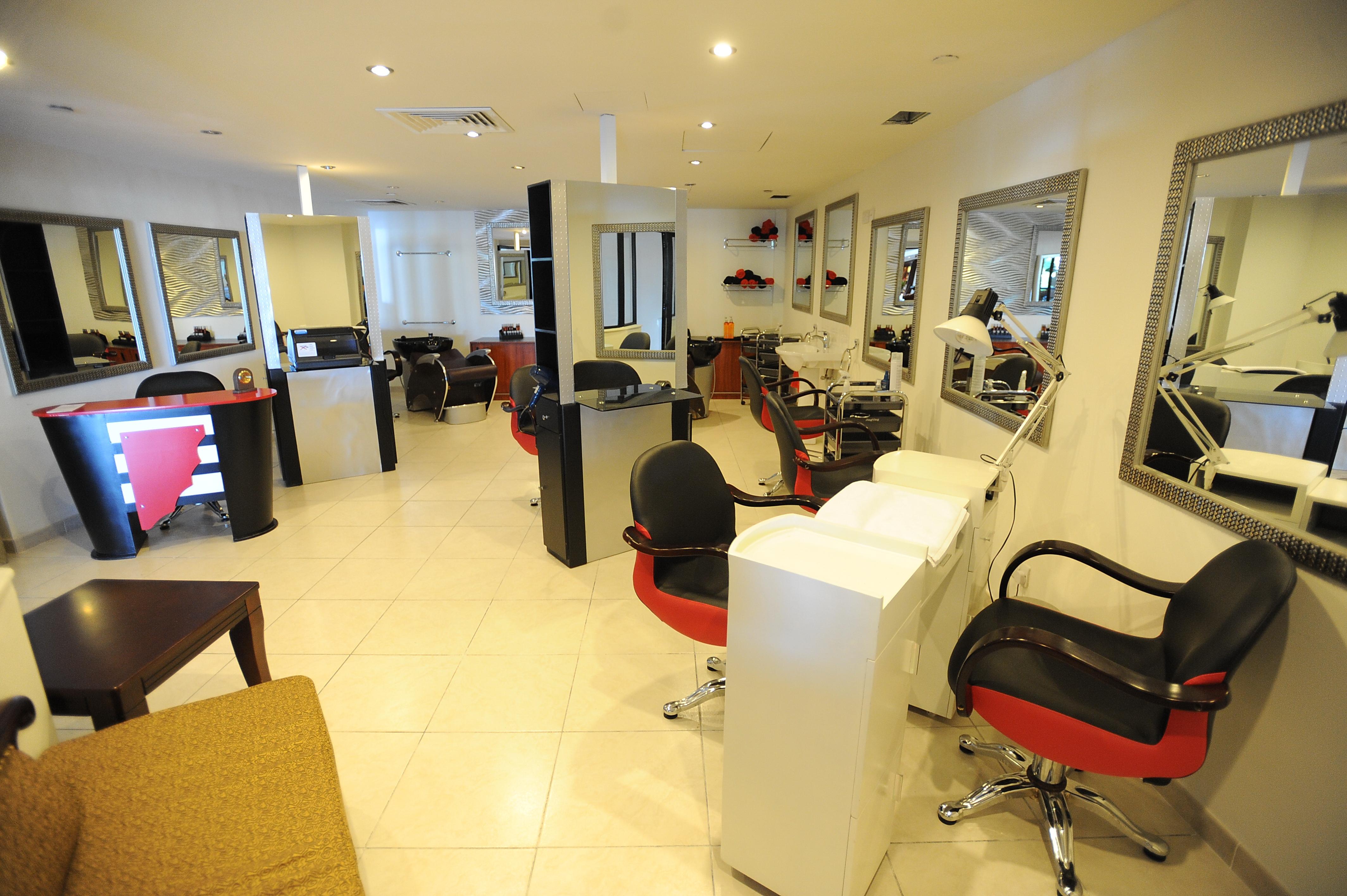 Grand Hotel Excelsior Floriana Exterior foto A hair salon in the United States